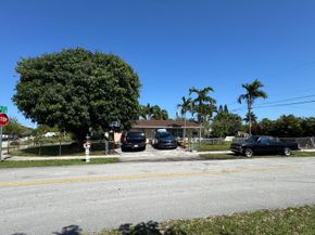 500 NE 59th St, Oakland Park FL 33334