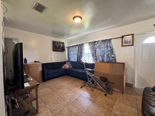 500 NE 59th St, Oakland Park FL 33334