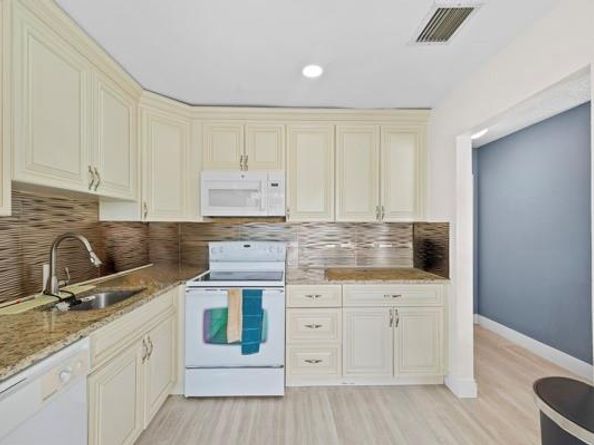 9302 SW 5th St B, Boca Raton FL 33428