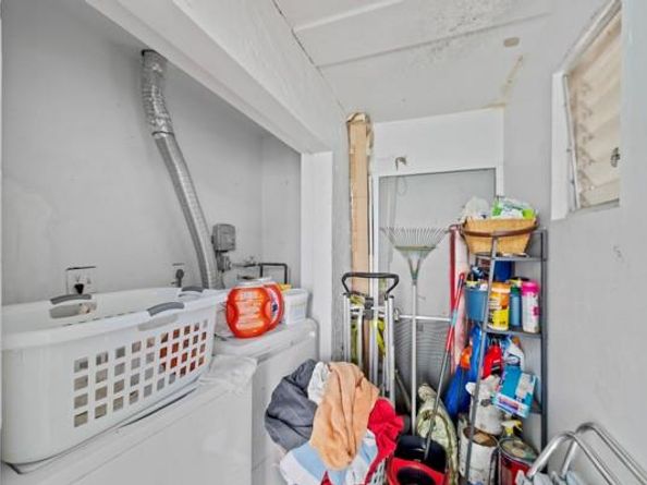 9302 SW 5th St B, Boca Raton FL 33428