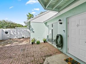 9302 SW 5th St B, Boca Raton FL 33428