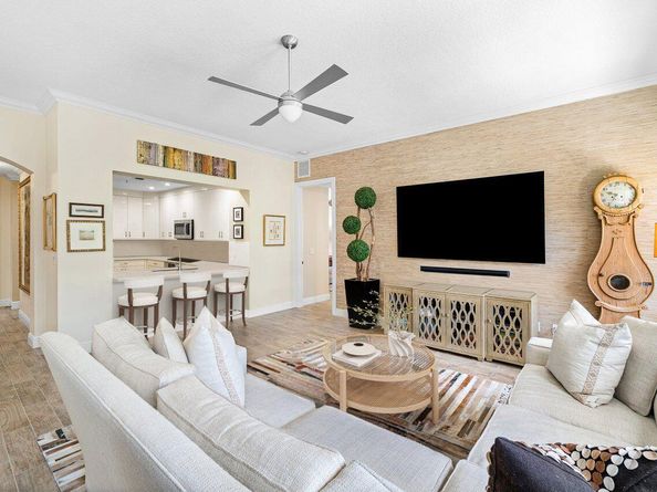 200 NE 2nd Avenue 211, Delray Beach FL 33444