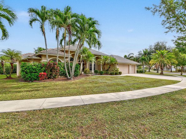 216 Cypress Trace, Royal Palm Beach FL 33411