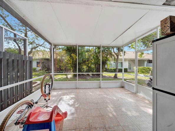 4746 SW 12th Pl, Deerfield Beach FL 33442