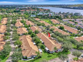 4746 SW 12th Pl, Deerfield Beach FL 33442