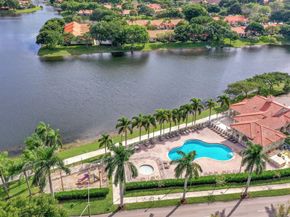 4746 SW 12th Pl, Deerfield Beach FL 33442