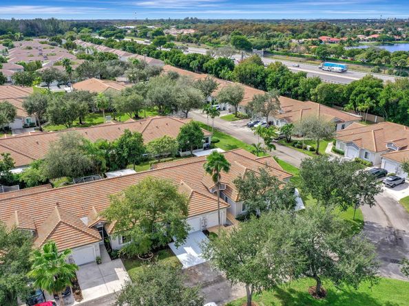 4746 SW 12th Pl, Deerfield Beach FL 33442