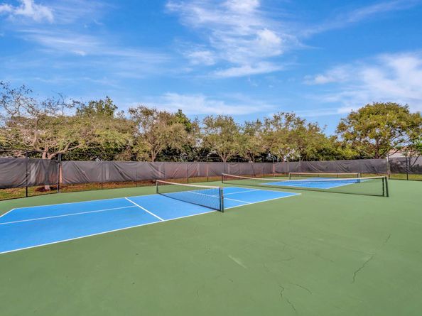 4746 SW 12th Pl, Deerfield Beach FL 33442