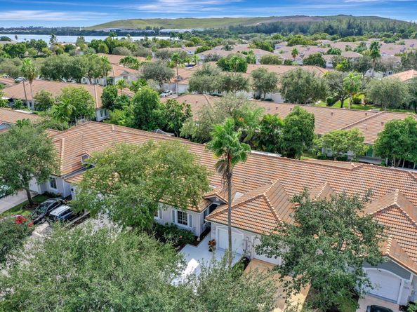 4746 SW 12th Pl, Deerfield Beach FL 33442