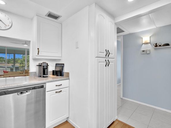 109 Royal Park Dr 2F, Oakland Park FL 33309