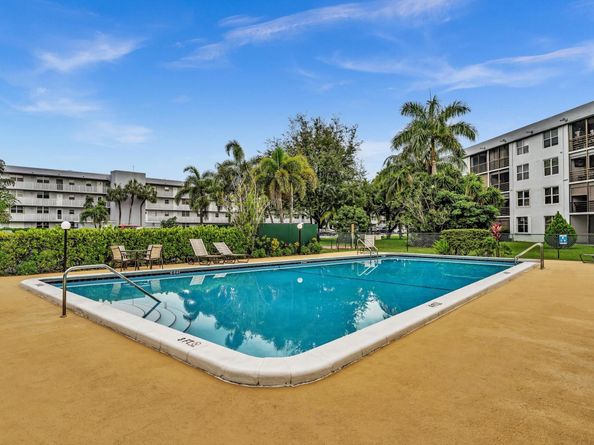 109 Royal Park Dr 2F, Oakland Park FL 33309