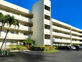 3178 Via Poinciana 102, Lake Worth FL 33467