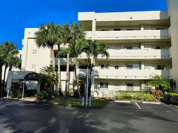 3178 Via Poinciana 102, Lake Worth FL 33467