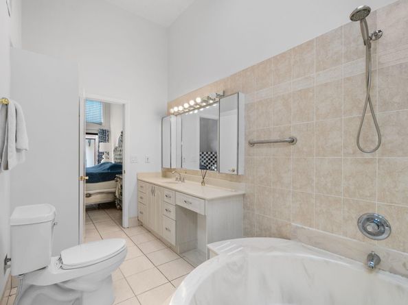 2679 S Parkview Dr 2679, Hallandale Beach FL 33009