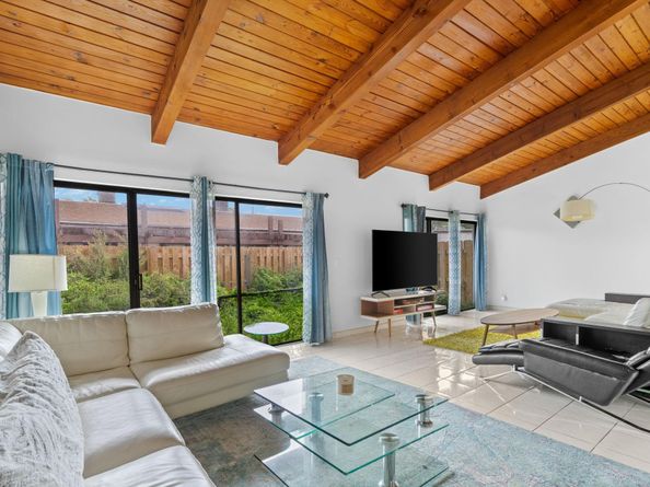 2679 S Parkview Dr 2679, Hallandale Beach FL 33009