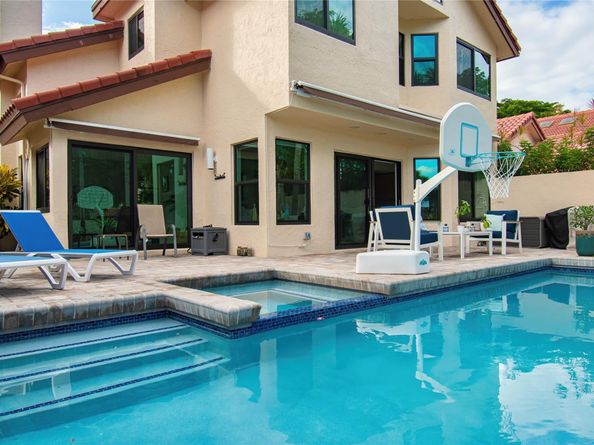 21694 Town Place Dr, Boca Raton FL 33433