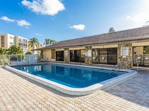 414 SE 10th St 302, Dania Beach FL 33004