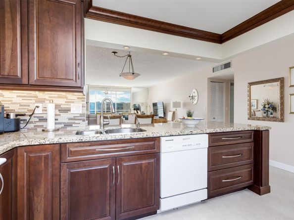 414 SE 10th St 302, Dania Beach FL 33004