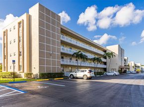 414 SE 10th St 302, Dania Beach FL 33004