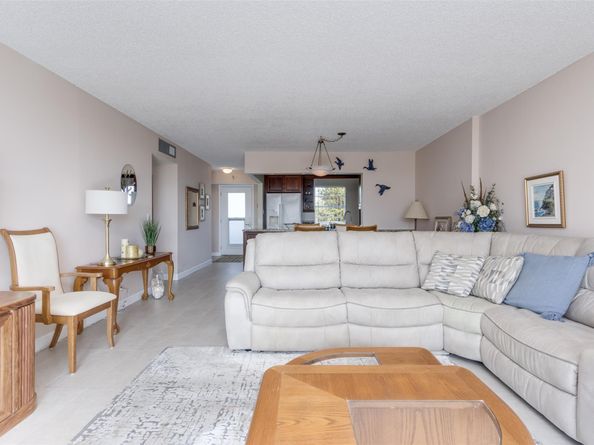 414 SE 10th St 302, Dania Beach FL 33004