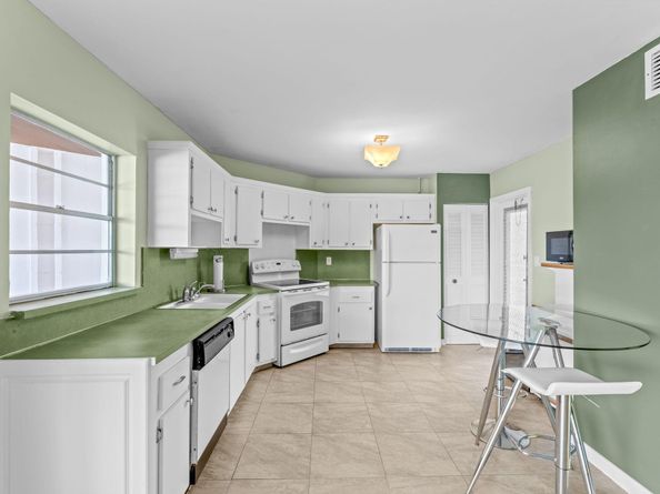 3 Greenway Village North N 209, Royal Palm Beach FL 33411