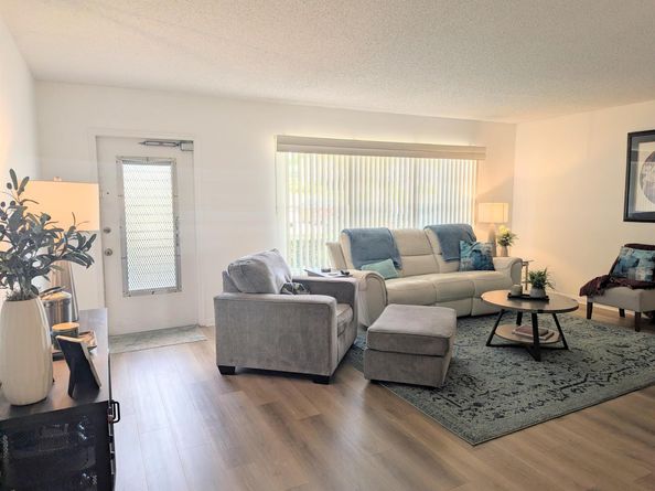 111 Greenbrier B, West Palm Beach FL 33417