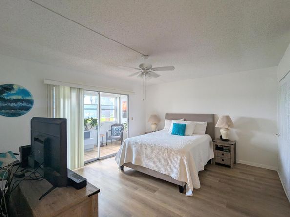 111 Greenbrier B, West Palm Beach FL 33417