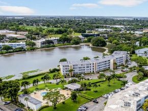 111 Greenbrier B, West Palm Beach FL 33417