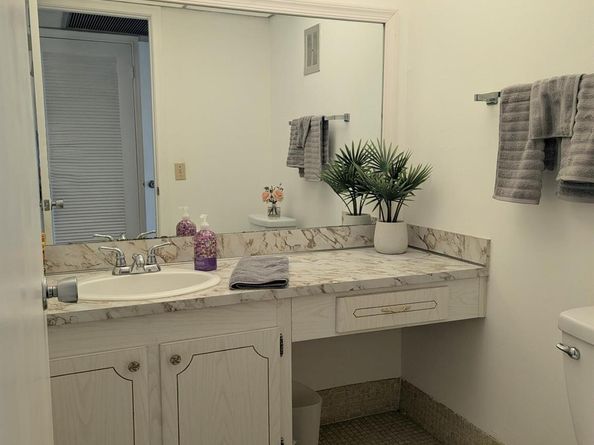 111 Greenbrier B, West Palm Beach FL 33417