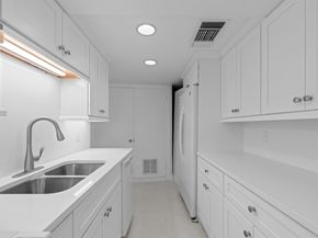 369 S Lake Drive 1d, Palm Beach FL 33480