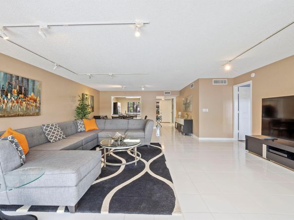 6388 Aspen Glen Circle, Boynton Beach FL 33437