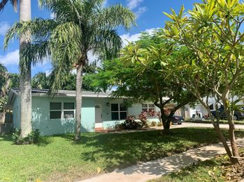 1423 Crest Drive