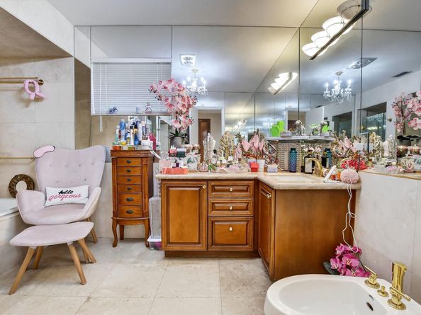 9541 Sea Turtle Dr, Plantation FL 33324