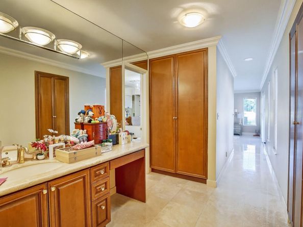 9541 Sea Turtle Dr, Plantation FL 33324