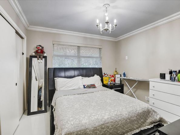 9541 Sea Turtle Dr, Plantation FL 33324