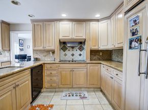 9541 Sea Turtle Dr, Plantation FL 33324