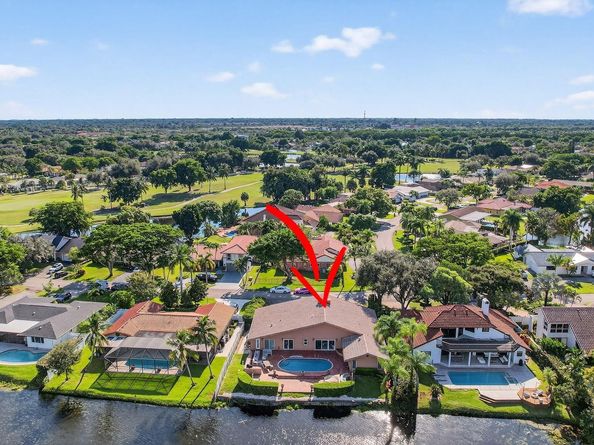 9541 Sea Turtle Dr, Plantation FL 33324