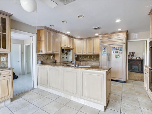 9541 Sea Turtle Dr, Plantation FL 33324