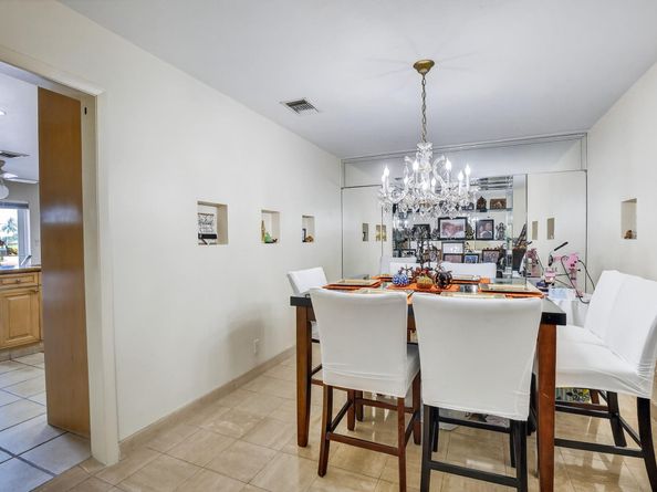 9541 Sea Turtle Dr, Plantation FL 33324