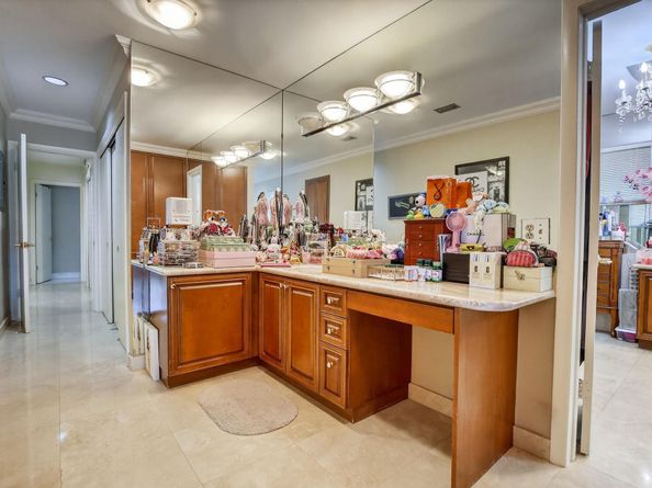 9541 Sea Turtle Dr, Plantation FL 33324