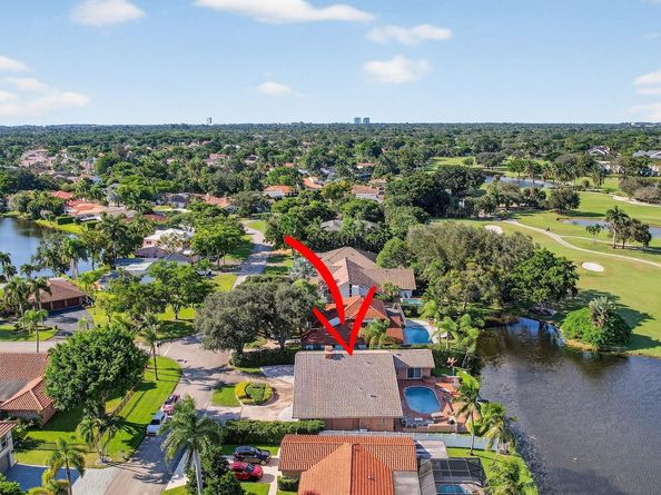 9541 Sea Turtle Dr, Plantation FL 33324