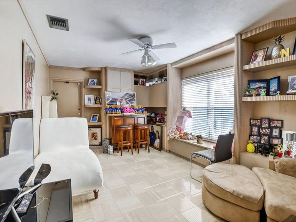 9541 Sea Turtle Dr, Plantation FL 33324