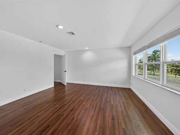 2012 NW 12th Ave, Fort Lauderdale FL 33311