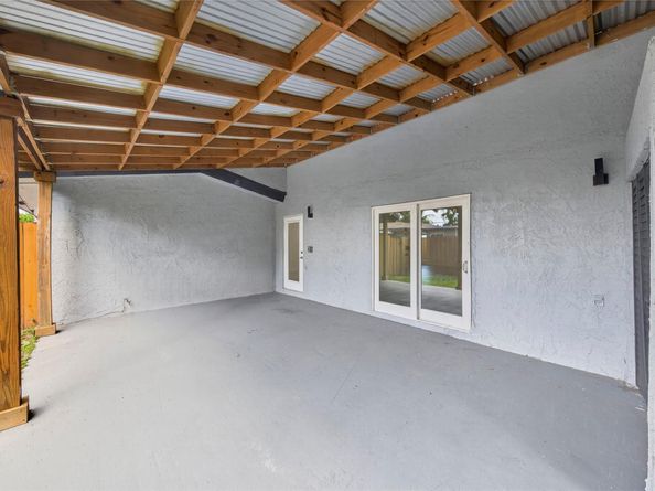 2012 NW 12th Ave, Fort Lauderdale FL 33311