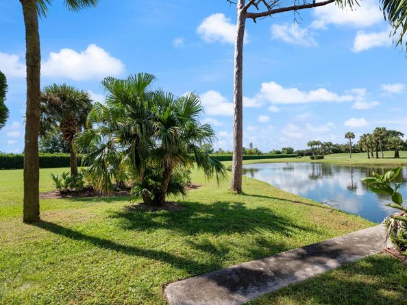 800 Greensward Court 107I, Delray Beach FL 33445