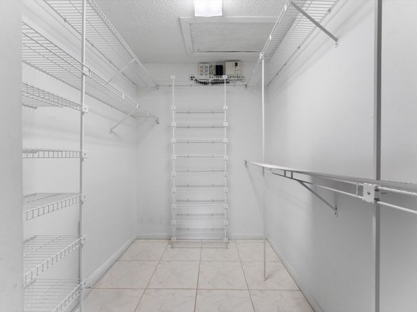 8333 Springlake Dr A, Boca Raton FL 33496