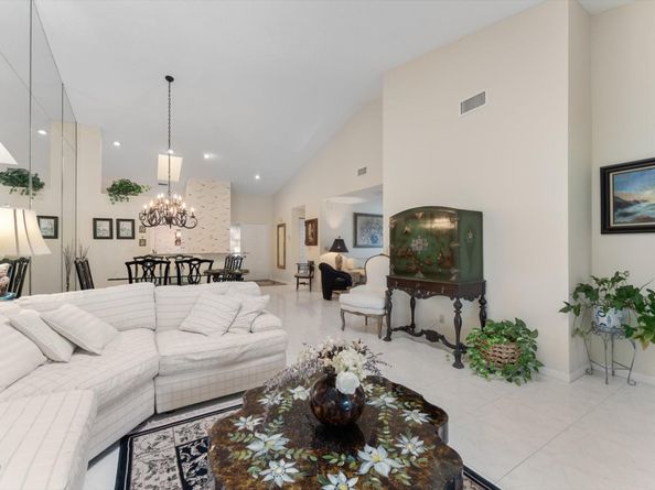 8333 Springlake Dr A, Boca Raton FL 33496