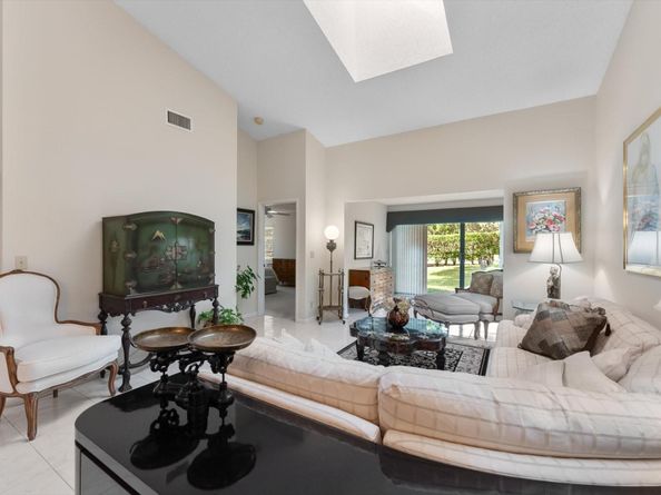 8333 Springlake Dr A, Boca Raton FL 33496