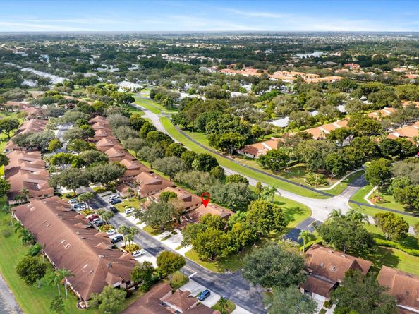 8333 Springlake Dr A, Boca Raton FL 33496