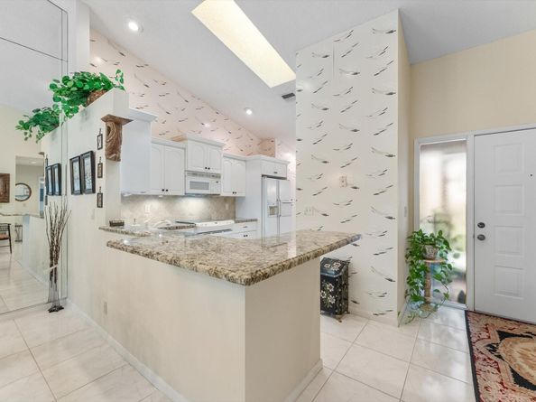 8333 Springlake Dr A, Boca Raton FL 33496